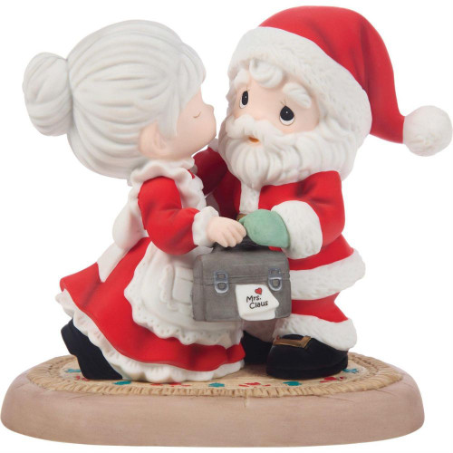 Santa & Mrs. Claus Kissing Figure 