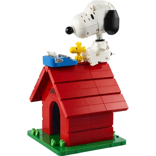 Built - LEGO Ideas Peanuts: Snoopy's Doghouse 