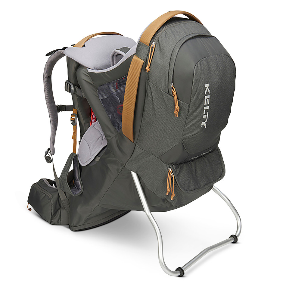 Kelti Journey child carrier standing on its frame legs Kelti Journey child carrier standing on its frame legs