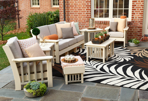 Amish crafted Finch poly outdoor sofa on patio
