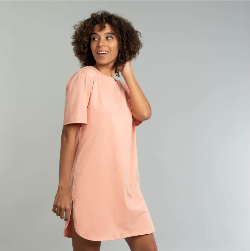 Women Night Shirt
Color: 736 strawberry cream