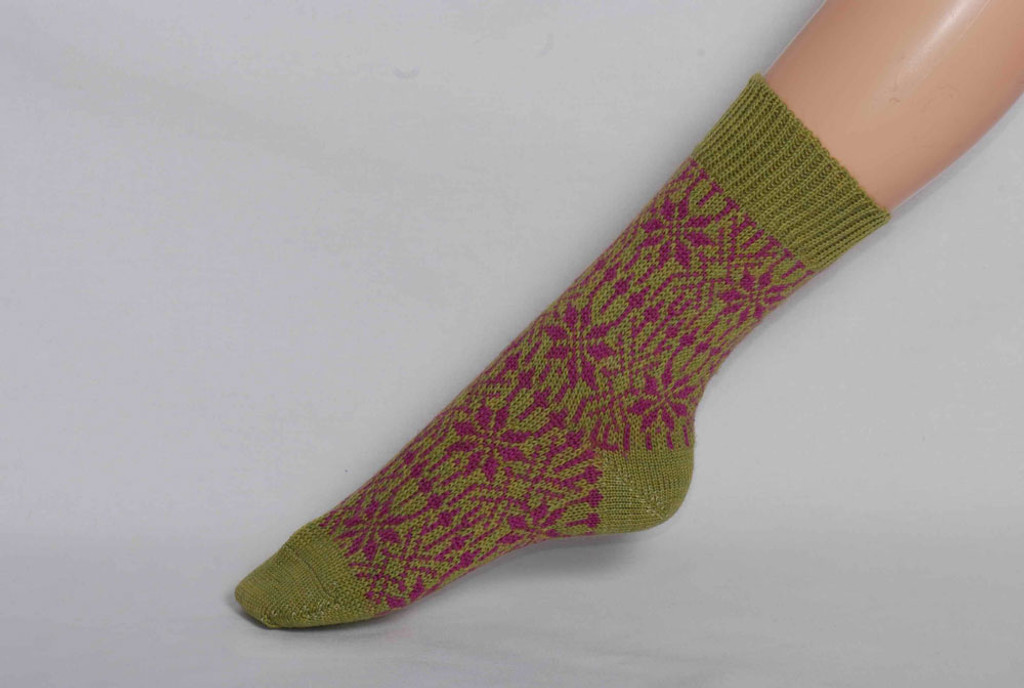 Organic Merino Wool Socks
Color: 43 Light Green/Pink