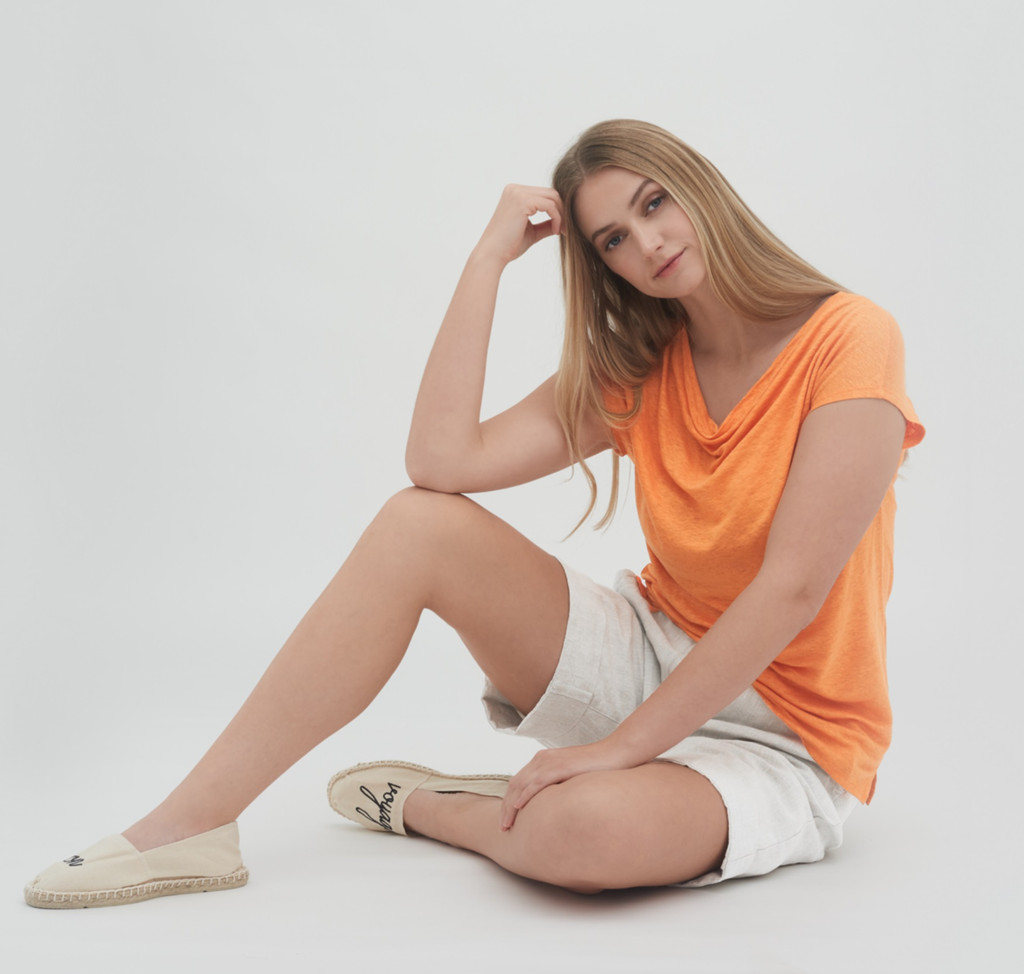 Women's Linen T-shirt
Color: 183 Apricot