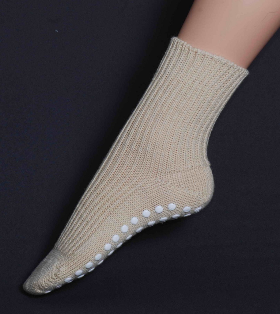 Chunky Organic Wool Socks with Silicone Grips
Color: Natural