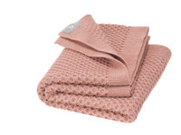 Disana Organic Wool Honeycomb Blanket
Color: 315 rose