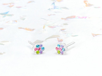 Light Fantasy Daisy Stud Earrings - 5mm Light Fantasy Daisy Stud Earrings - 5mm