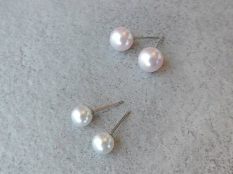 Light Rose Pearl Stud Earrings - 6mm