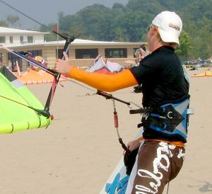 Flying hooked in to a kiteboarding harness