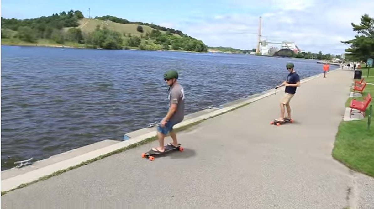 Inboard M1 Electric Skateboard vs. Boosted Electric Skateboard