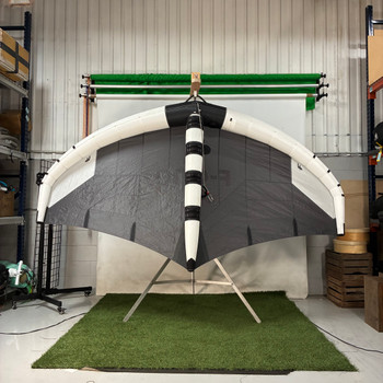 STRIKE 6 / 4.5m - Onyx/Lilac - 2026 Demo Prototype