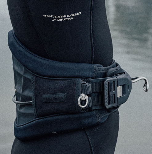 Close-up on the side profile of the Manera Eclipse Kite Harness
