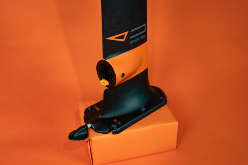 Code Foils x Foil Drive Integrated UHM Mast - Bottom