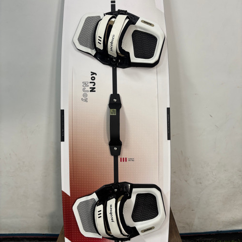 NJOY 138cm - Lighthouse Red - 2025 - DEMO