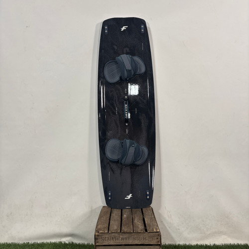 SPARK Carbon / 140 x 43cm - 2026 Demo