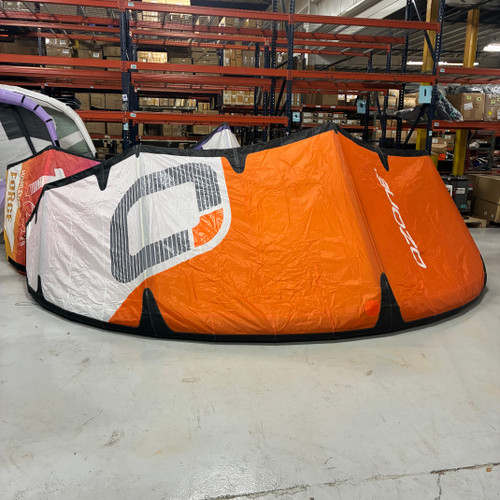 Edge V12 Demo / 11m - Orange