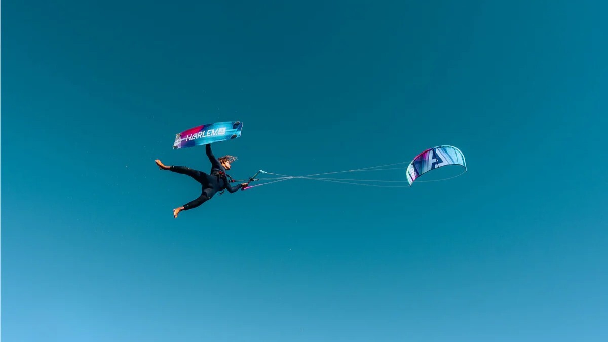 Hangtime on the Harlem Peak Kite