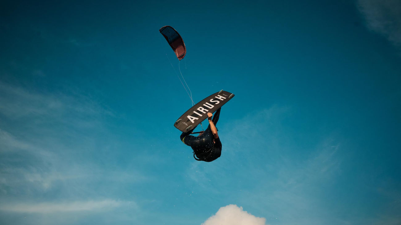 Airush Switch Team v11 Twintip Kiteboard