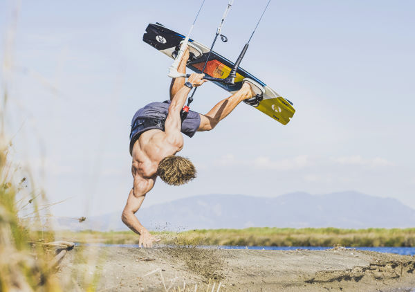 2022 Cabrinha 02 Ace Hybrid Twintip Kiteboard