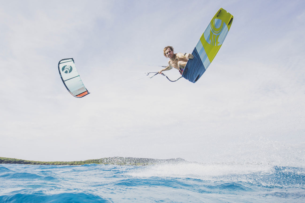 2022 Cabrinha 02 Ace Hybrid Twintip Kiteboard