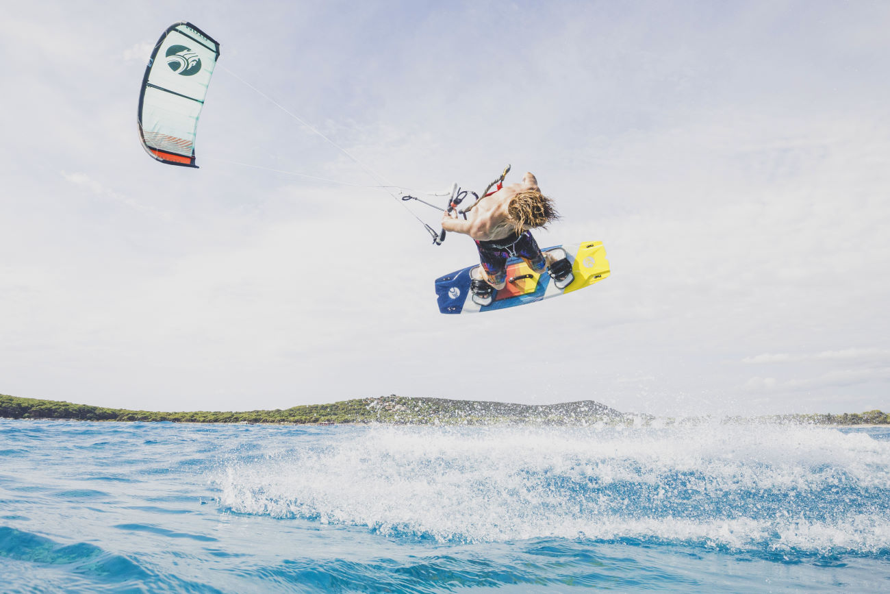 2022 Cabrinha 02 Ace Hybrid Twintip Kiteboard