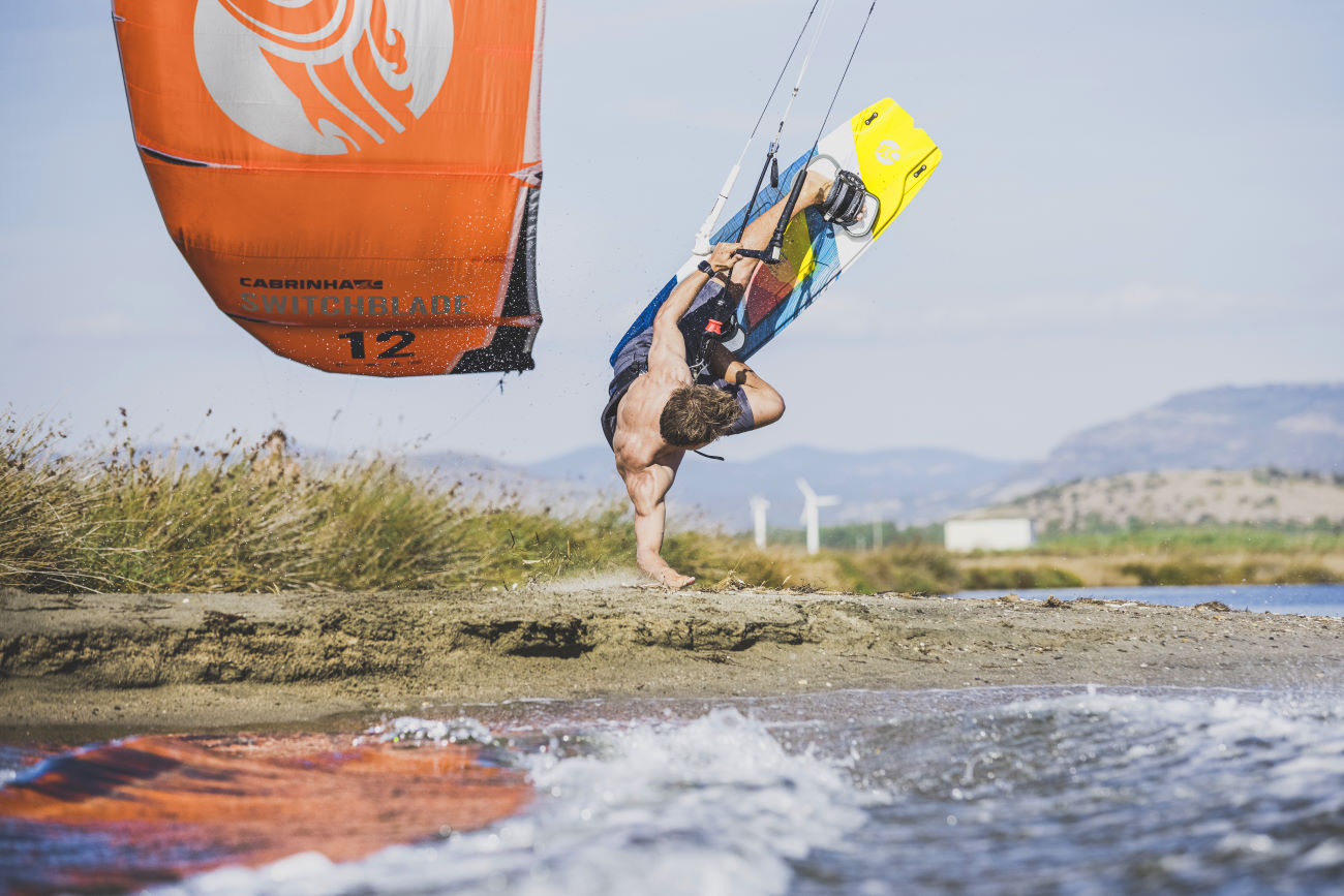 2022 Cabrinha 02 Ace Hybrid Twintip Kiteboard