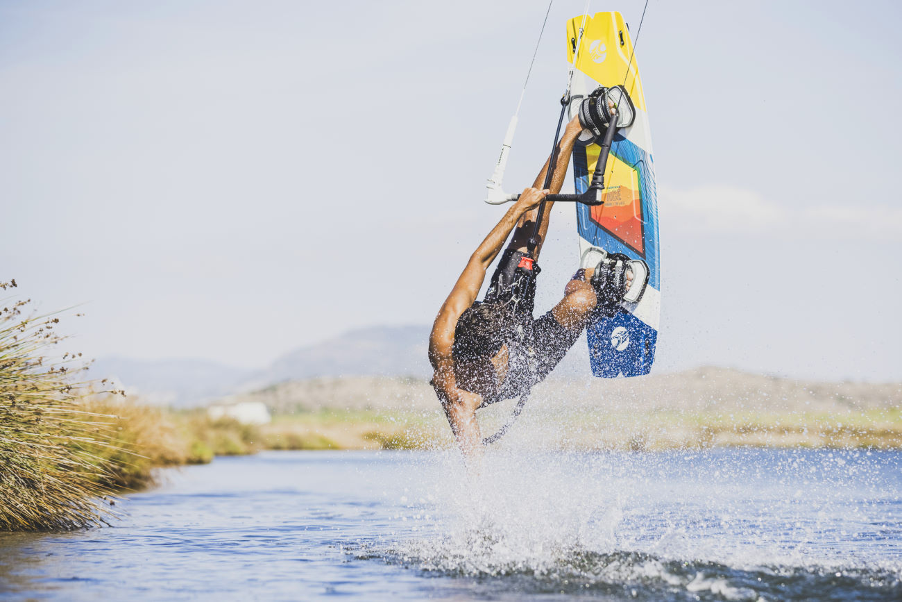 2022 Cabrinha 02 Ace Hybrid Twintip Kiteboard