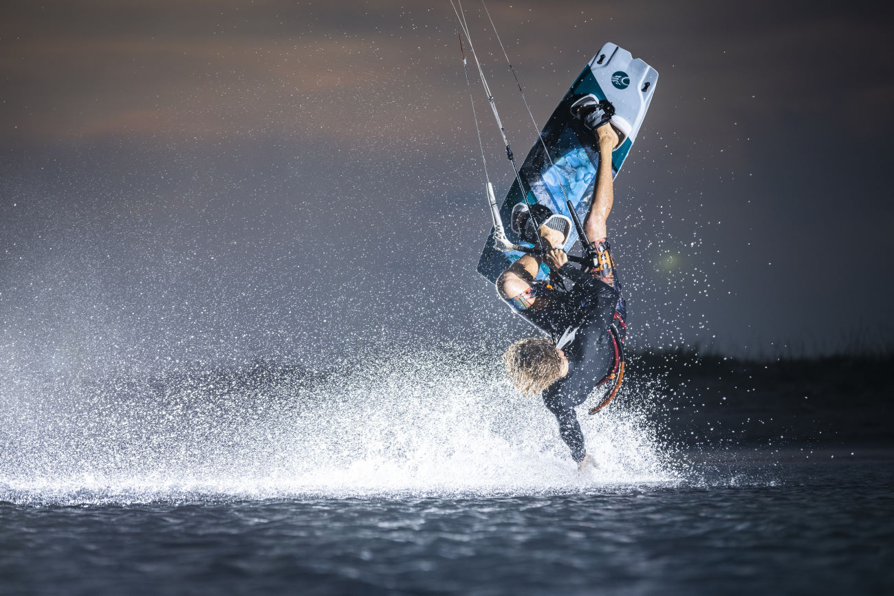 2022 Cabrinha 02 XCaliber Wood Twintip Kiteboard