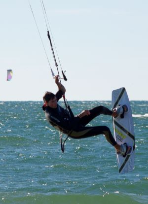 Jake M rides without a kiteboard leash