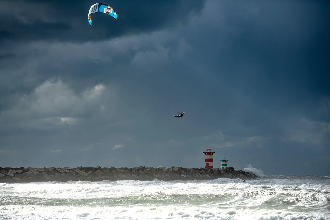 2022 Ocean Rodeo Rise A Series - Aluula Kite