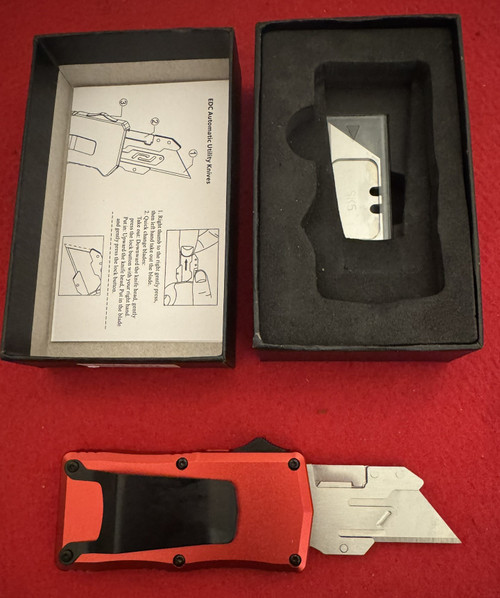 Dual Action  OTF Utility KNife, Punisher Face, Red