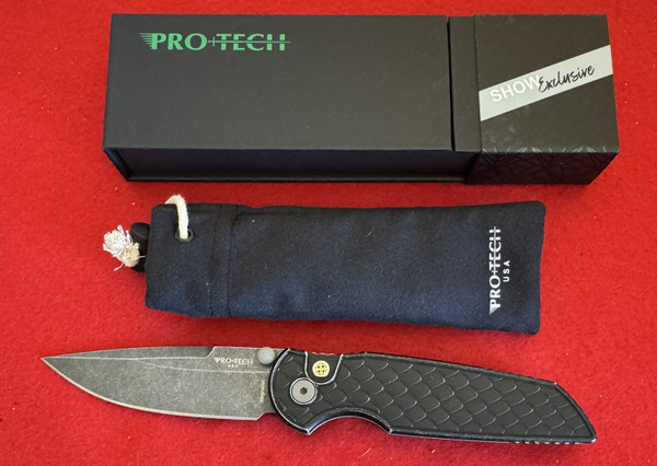 Pro-Tech TR-3 Integrity, Black,  Button Lock Manual Knife, Battleworn