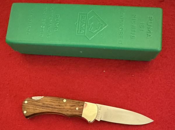 Puma Germany Stainless Wood 220 700 4 Star Lockback Knife in Box
