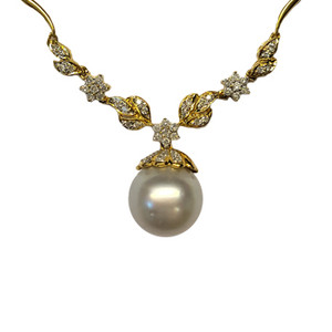 18K Gold Diamond Pearl Necklace 18K Gold Diamond Pearl Necklace