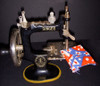 1920s Child's Singer Sewing Machine Hand-Crank in Cast Iron in Vintage Case