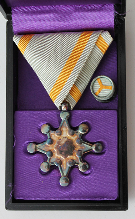 WWII Imperial Japanese Order of the Sacred Treasure, 8th Class in