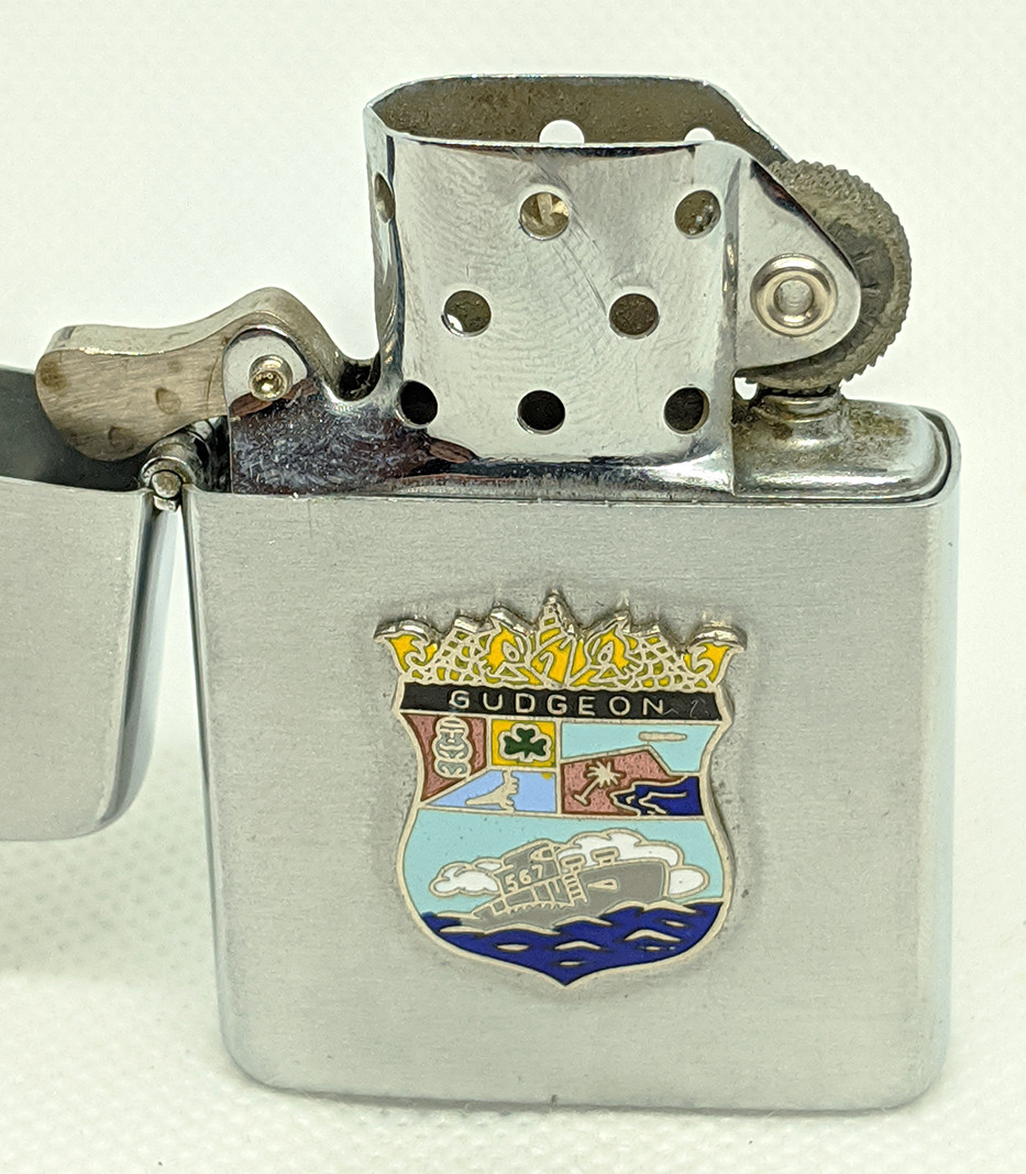 米国海軍 [USS Gudgeon SS-567] 潜水艦 プラーク 木製盾 Beautiful Mid - 1950's USS Gudgeon SS - 567 Submarine Lighter by