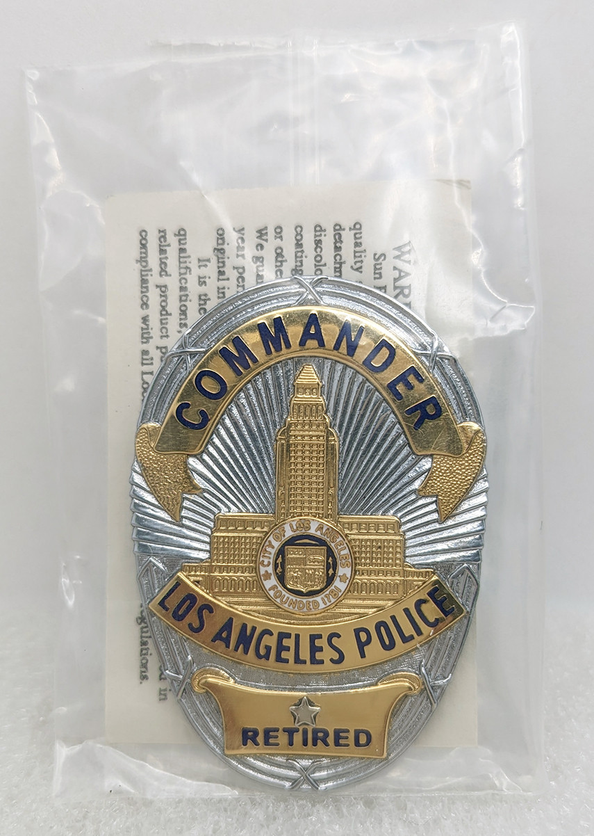 Mint 2000 Los Angeles Police Retired Commander Wallet Badge by SUN