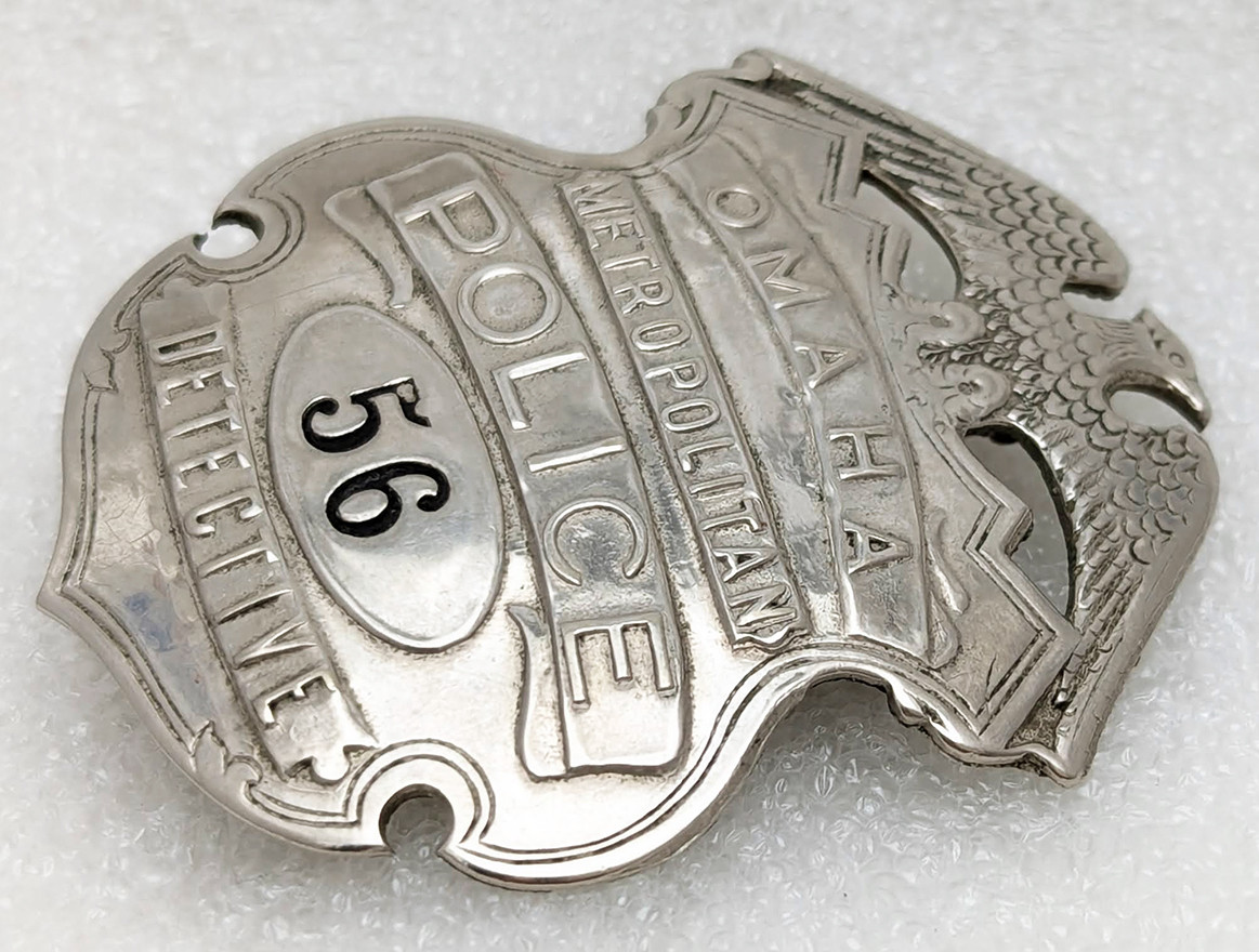 値下げ！ネブラスカ州　OMAHA　POLICE　PATROLMAN　ポリスバッジ Omaha Nebraska Police Patrolman # 145 Gode - COLLECTORS-BADGES.COM