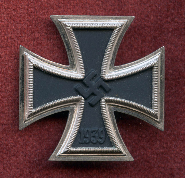 Beautiful WWII CASED Iron Cross First Class Minty - Flying Tiger