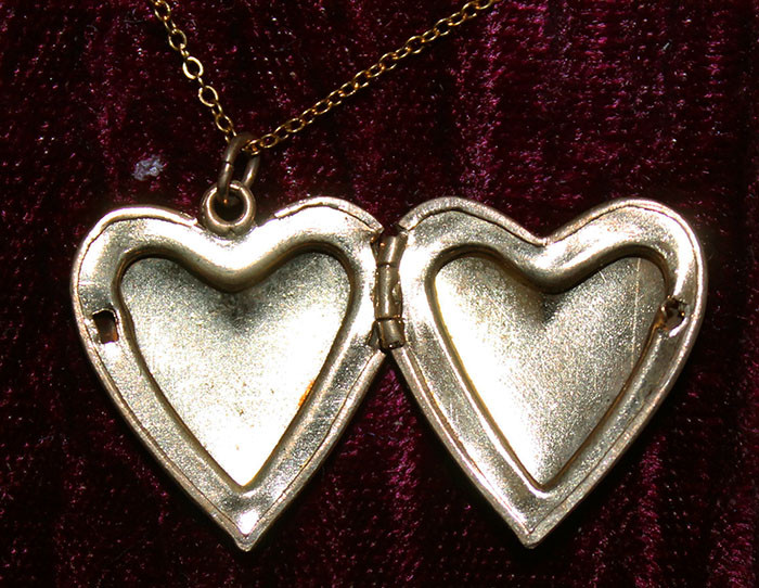 Early WWII USMC Sweetheart Heart-Shaped Locket Necklace (Right