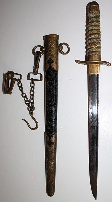 Very Nice WWII Japanese Naval Officer Dagger with Hanger - Flying