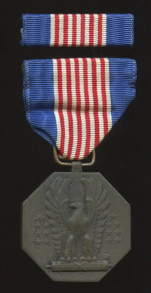 WWII US Soldier's Medal with Ribbon Bar in Original Case