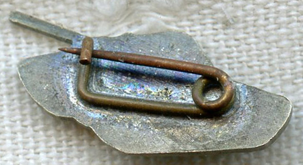 Korean War Era Chrysler Tank Division "War Worker" Pin-back Lapel Pin
