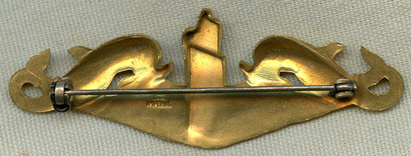 Excellent, Early WWII USN Officer Sub Dolphin by H&H Imperial w/ Variant Eagle Head Mark