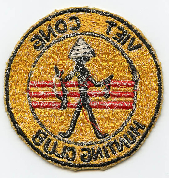 Late 1960s Viet Cong Hunting Club Novelty US Army / USN Variant Patch Made in the Philippines