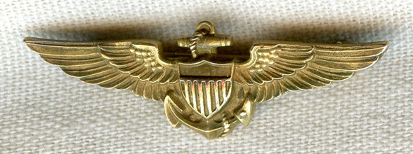 Beautiful WWII USN Pilot Wing in 10K, Overseas Cap or Sweetheart Size