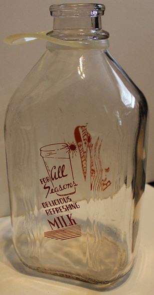 Scarce 1963 Vintage Portsmouth, NH Badger Farms' Creameries 1/2 Gallon w/ Orig. Plasti-Grip