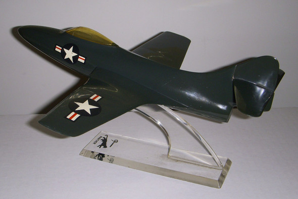 Great CA. 1950 USAF Grumman F9F Panther Jet Fighter Desk Model by Topping Inc<p>NOT AVAILABL