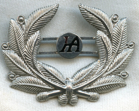 Scarce 1960s Henson Airlines Pilot Hat Badge