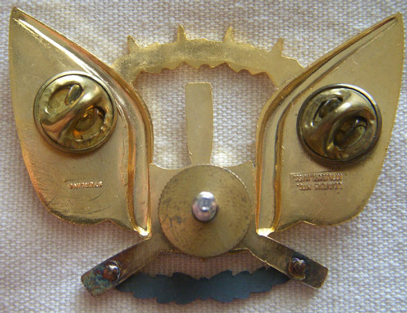 1980s United Air Lines Pilot Hat Badge 6th Issue